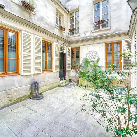 Luxurious Flat In Saint-germain-des-pres *