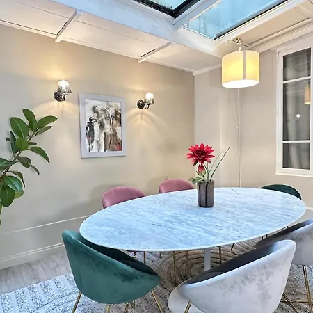 Luxurious Flat In Saint-germain-des-pres