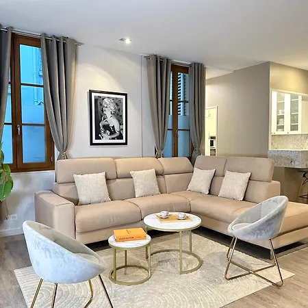 Luxurious Flat In Saint-germain-des-pres Paris