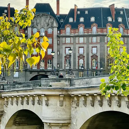 Apartment Luxurious Flat In Saint-germain-des-pres Paris