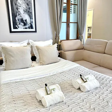 Luxurious Flat In Saint-germain-des-pres
